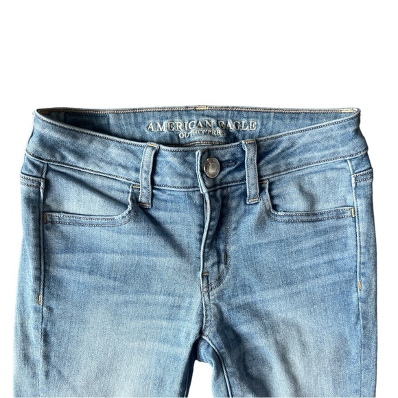 American Eagle Women’s Super Super Stretch Light Wash Skinny Jeans, Size 0 - Picture 2 of 10